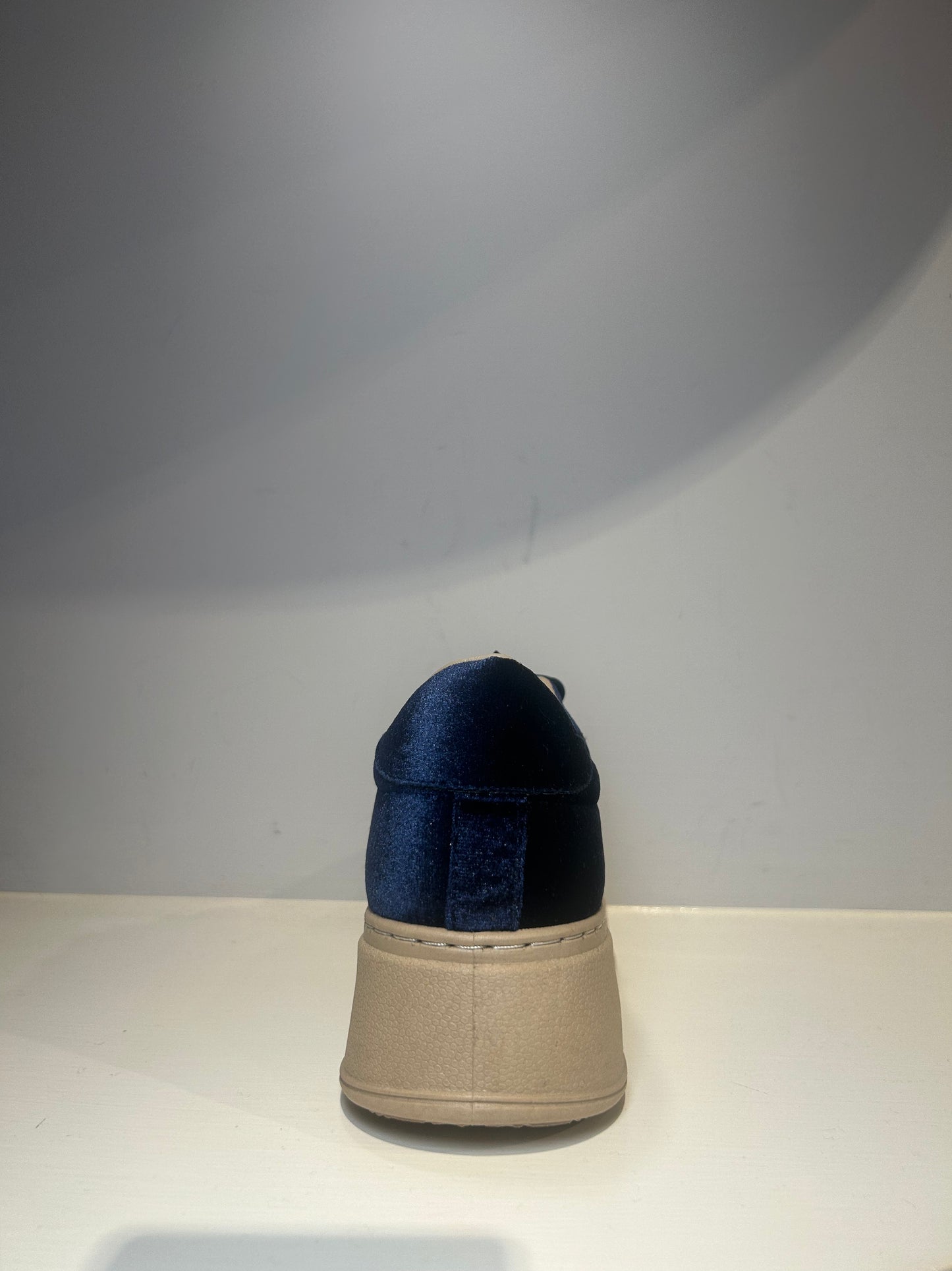 Scarpa sportiva Blu in velluto