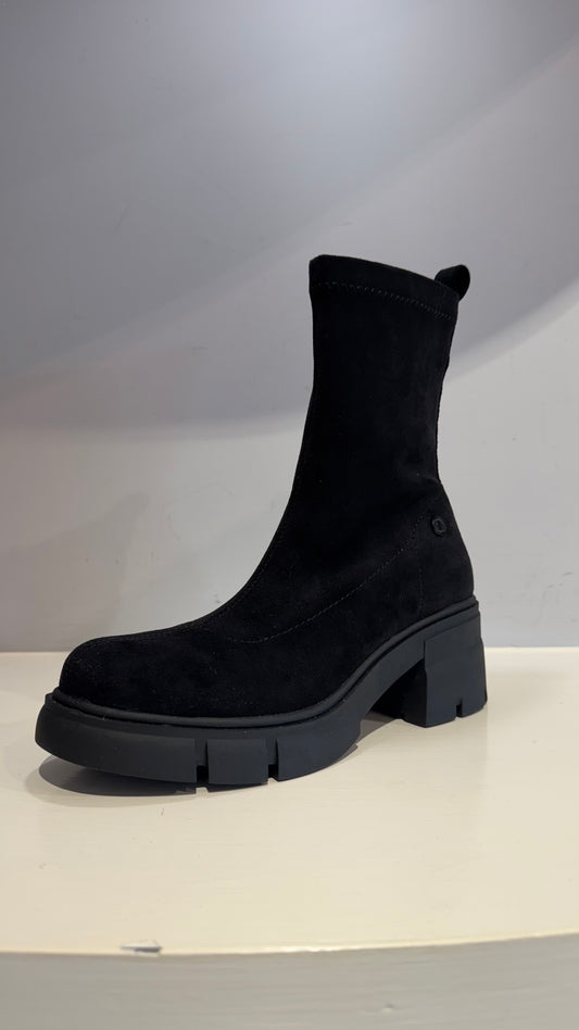 Anfibio di camoscio color nero