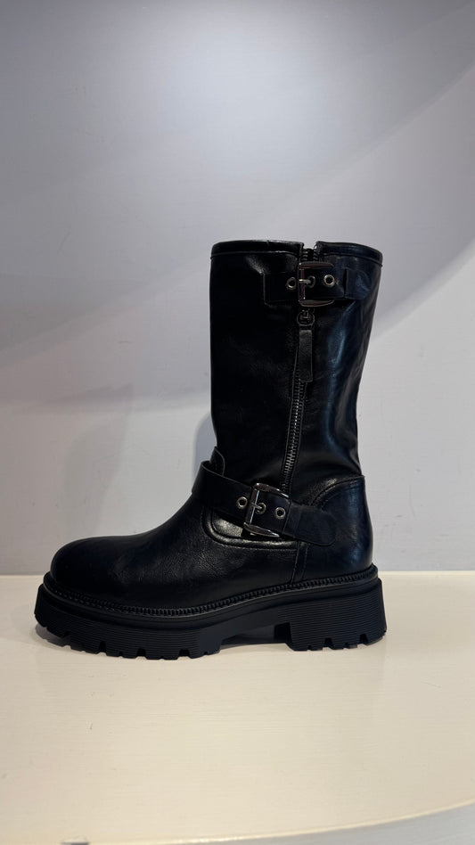 Stivaletto similpelle nero