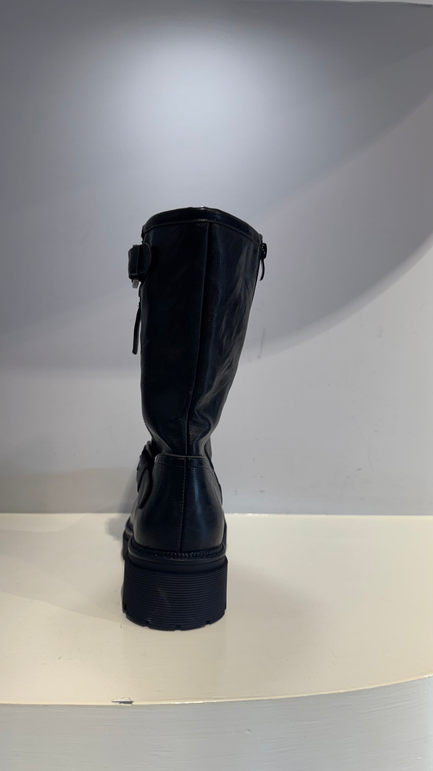 Stivaletto similpelle nero