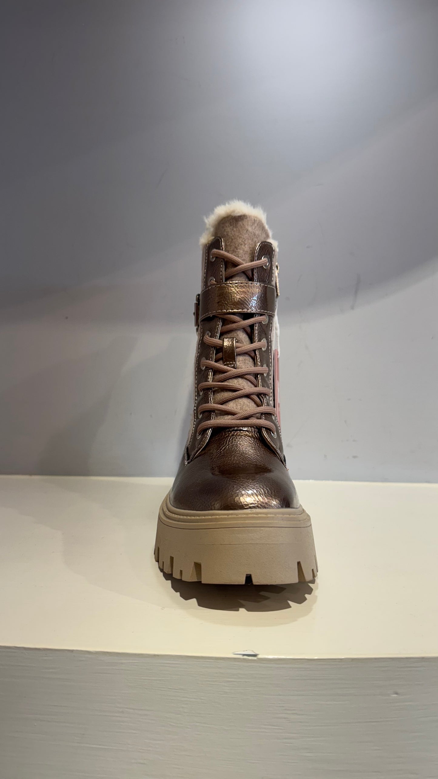 Anfibio Xti beige con pelliccia interna