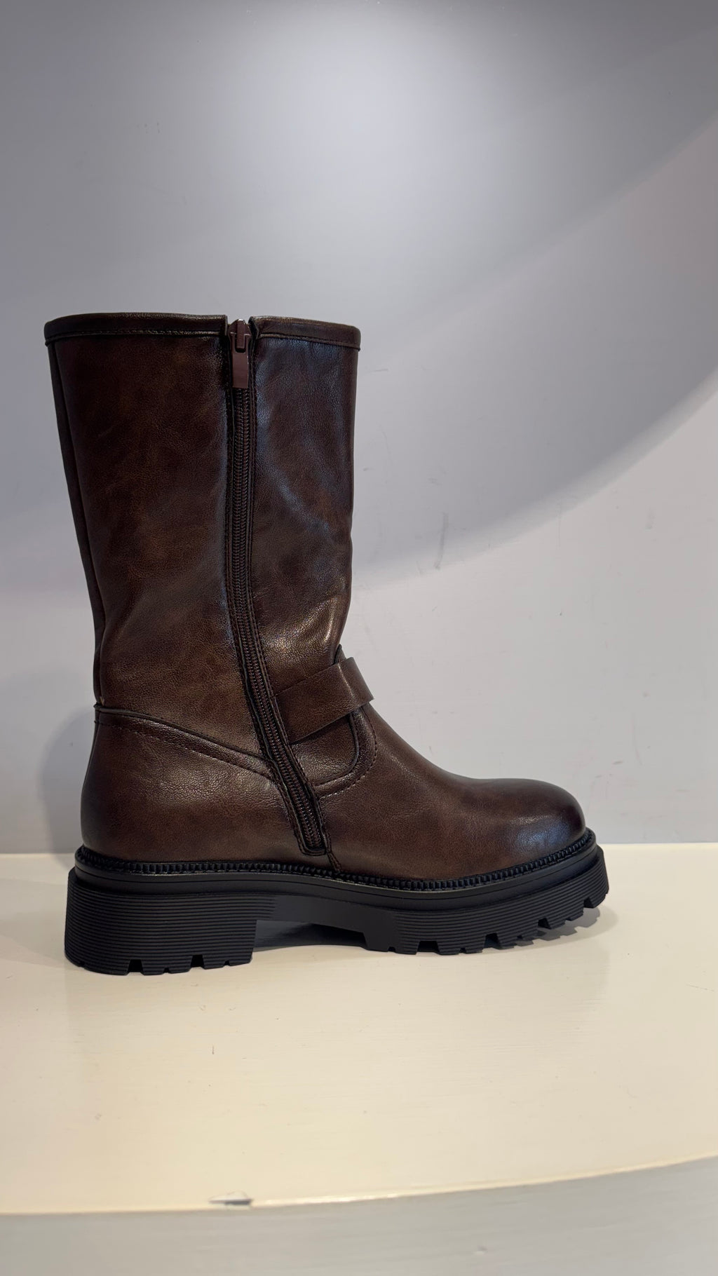 Stivaletto similpelle marrone
