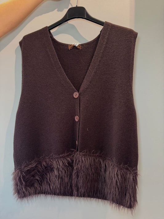 Gilet Marrone con bottoni