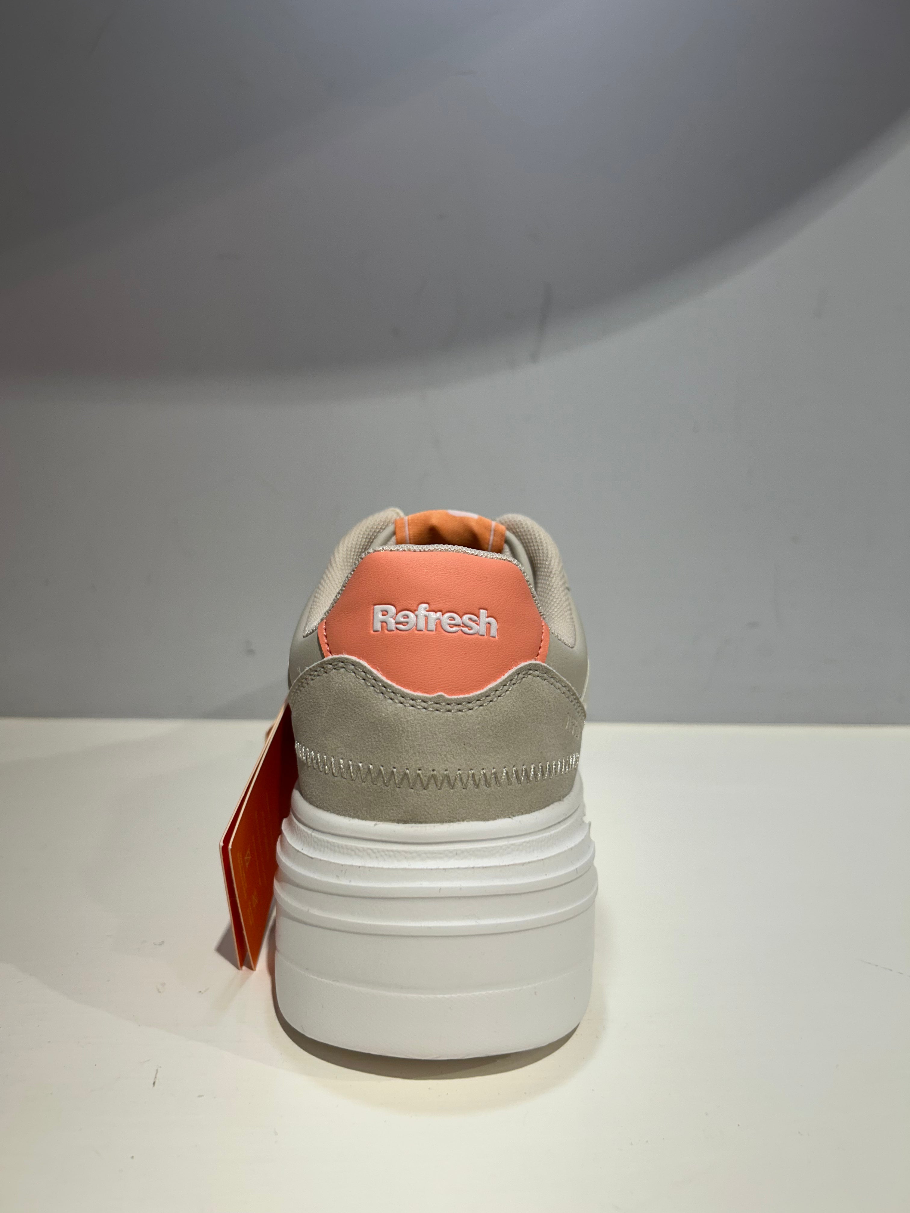 Scarpe sportive Beige con lacci