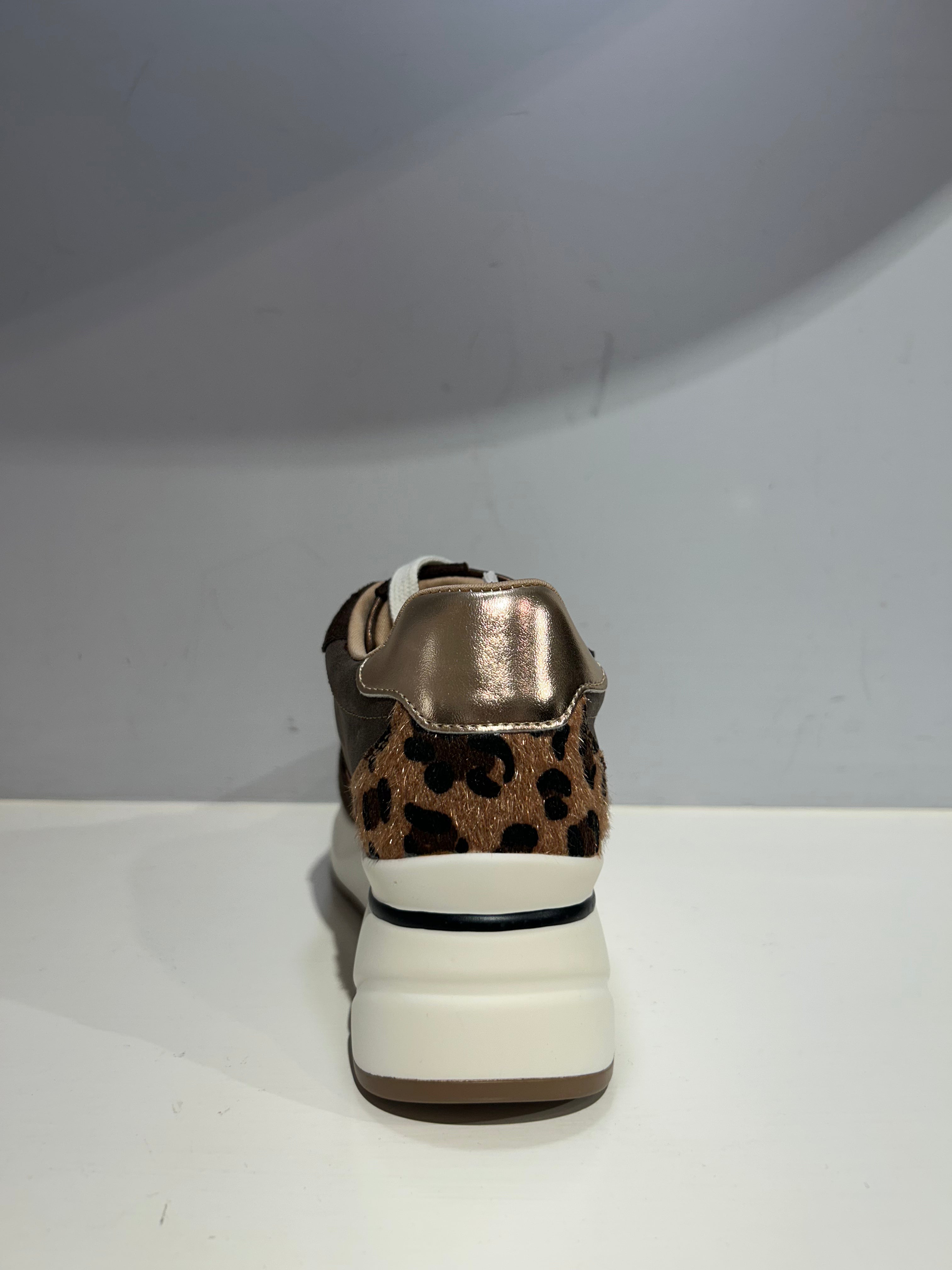 Scarpe sportive Gold&Gold Marroni