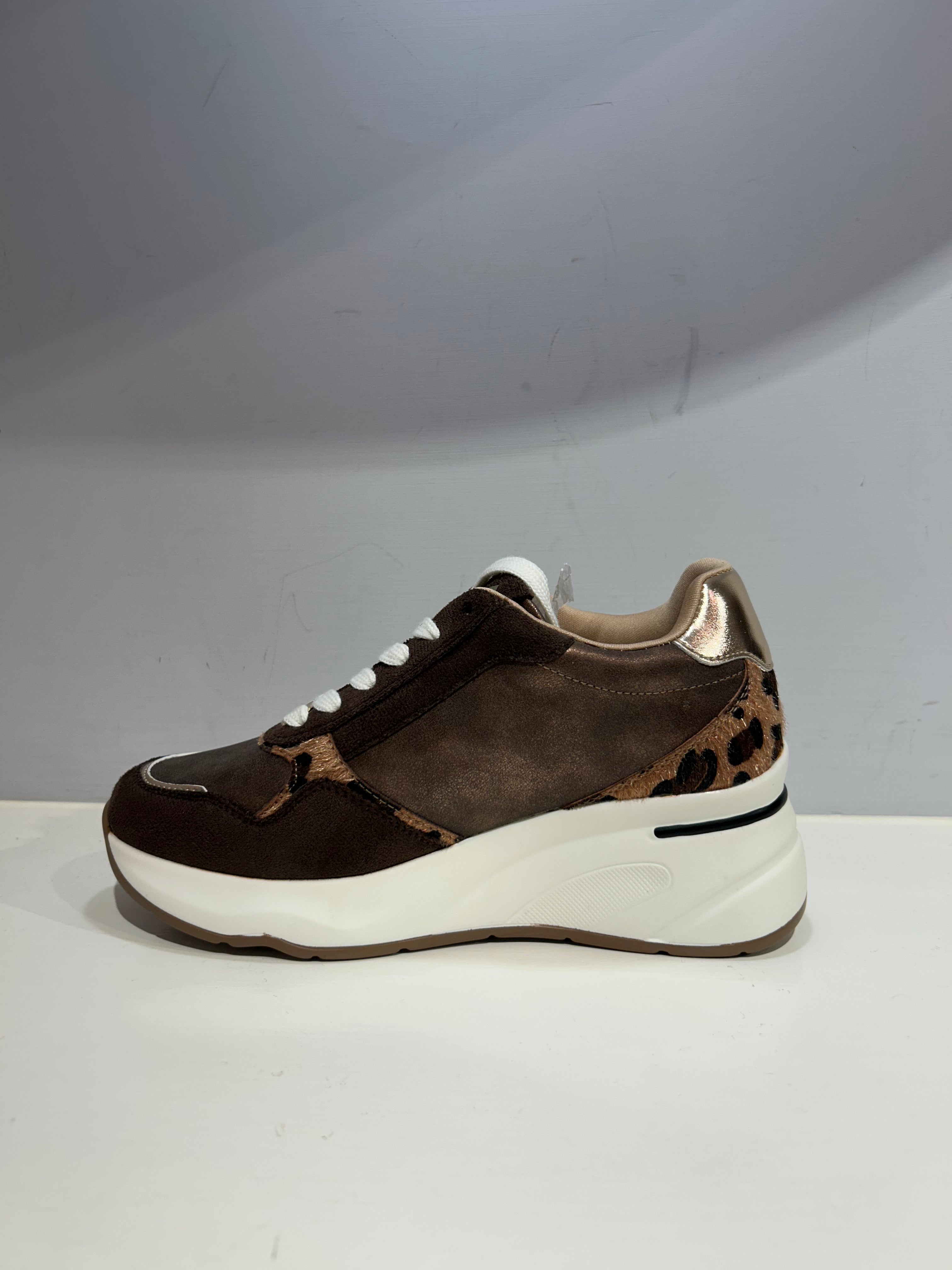 Scarpe sportive Gold&Gold Marroni