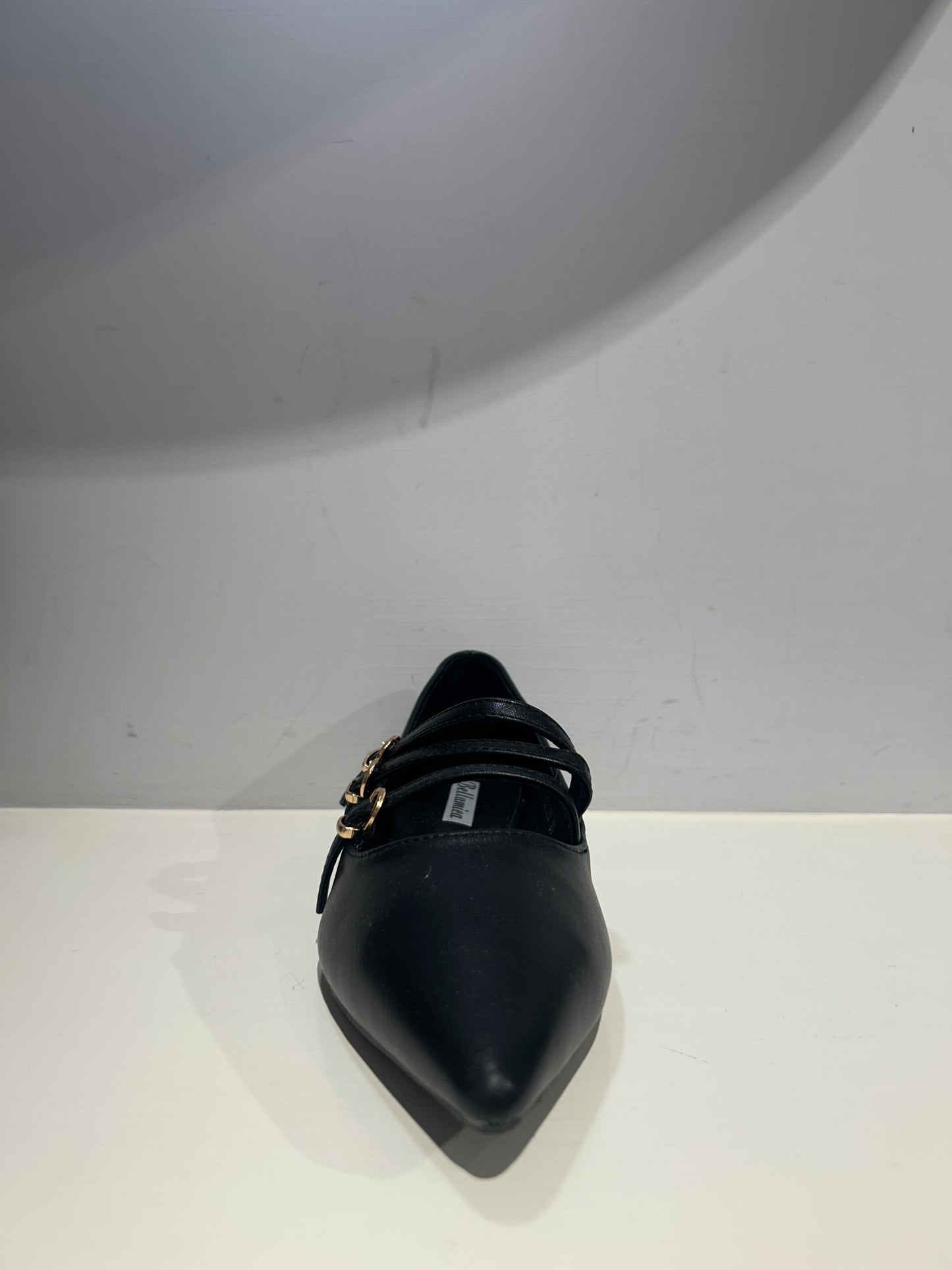 Ballerina a punta Nera