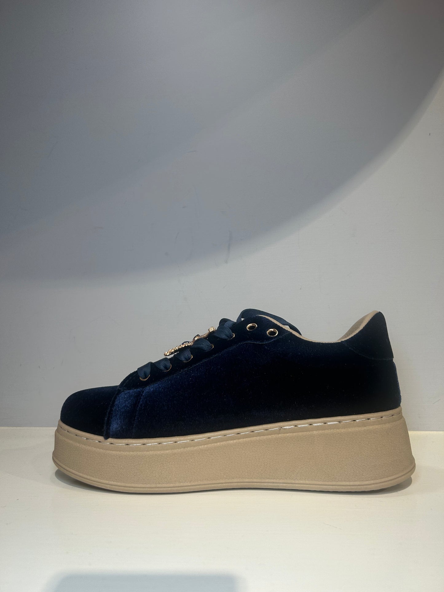 Scarpa sportiva Blu in velluto