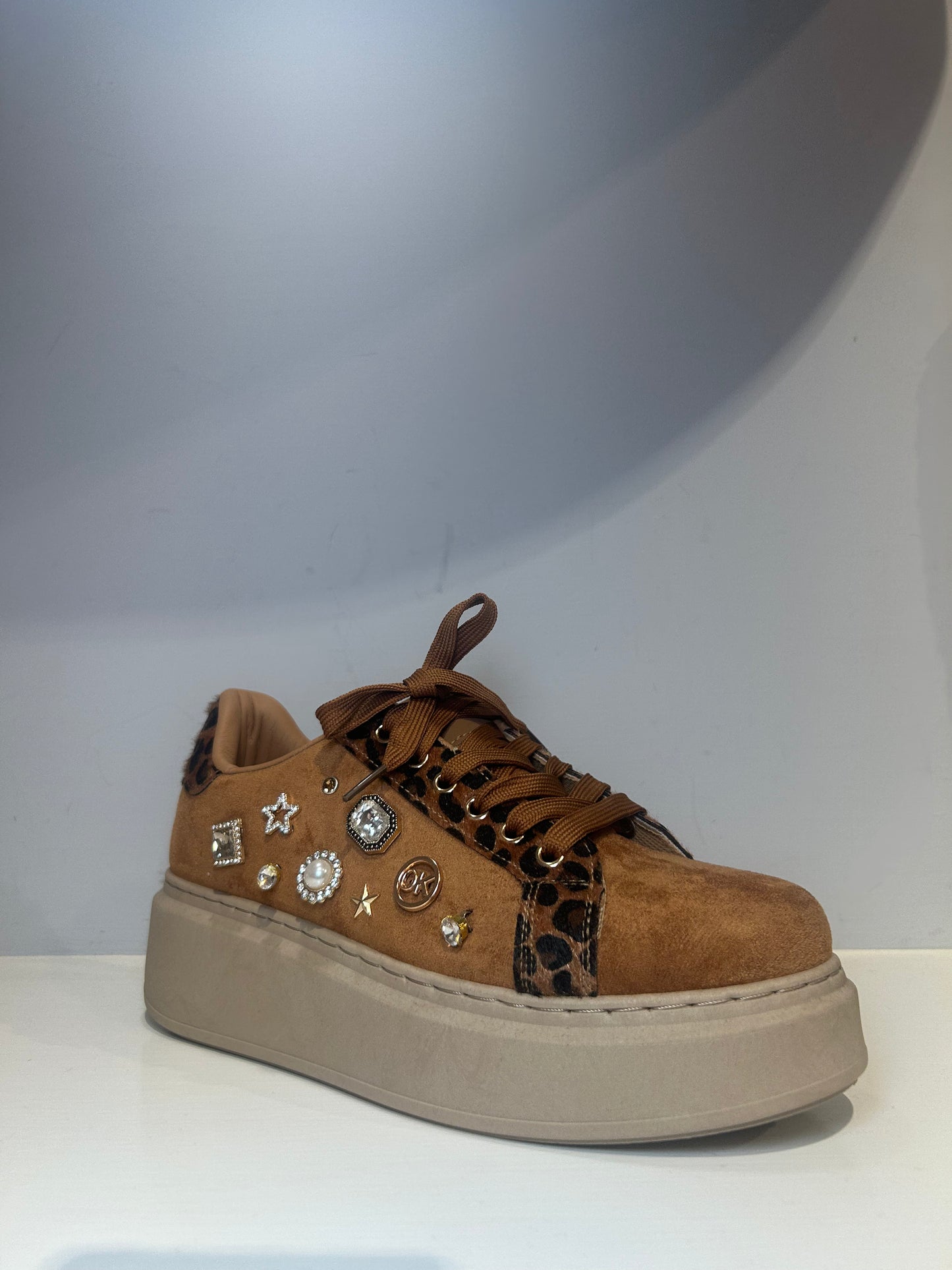 Scarpe sportive Camel in velluto