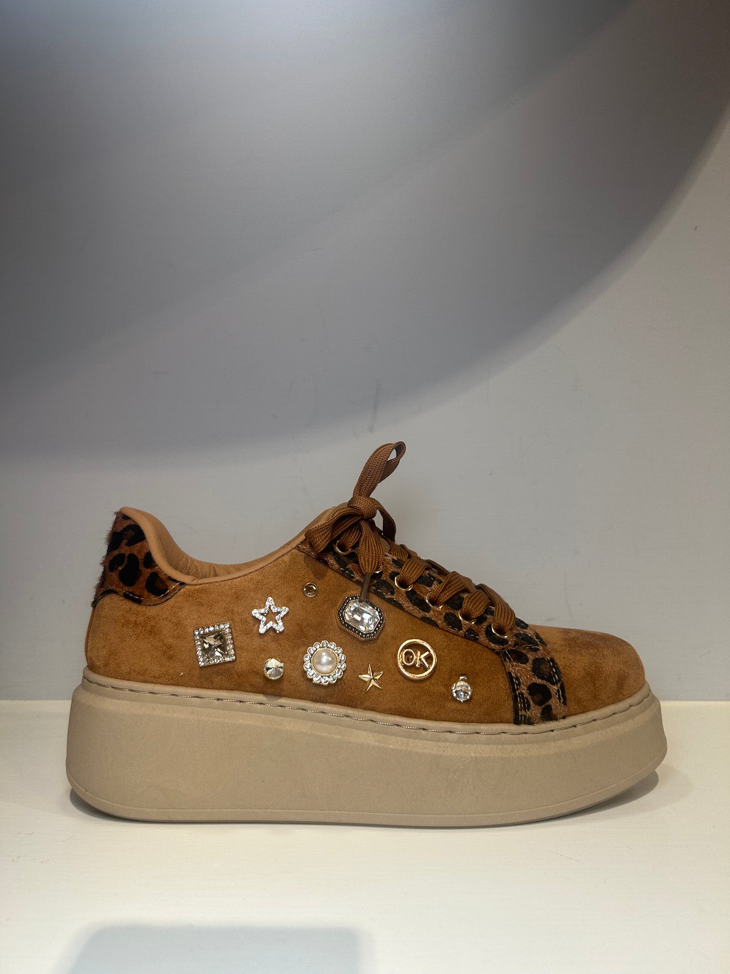 Scarpe sportive Camel in velluto