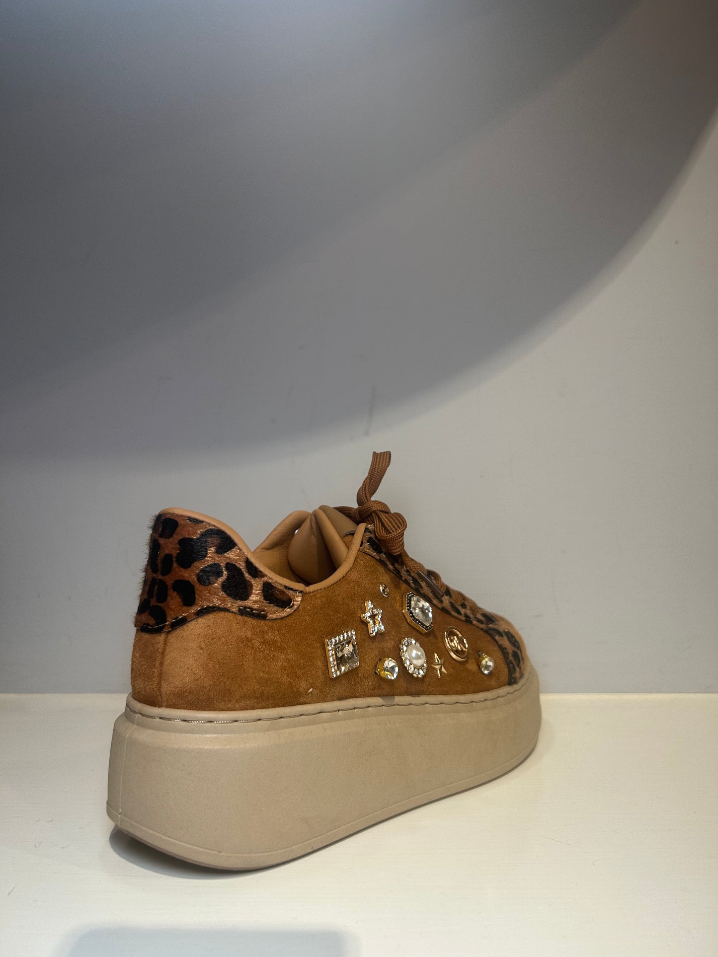 Scarpe sportive Camel in velluto