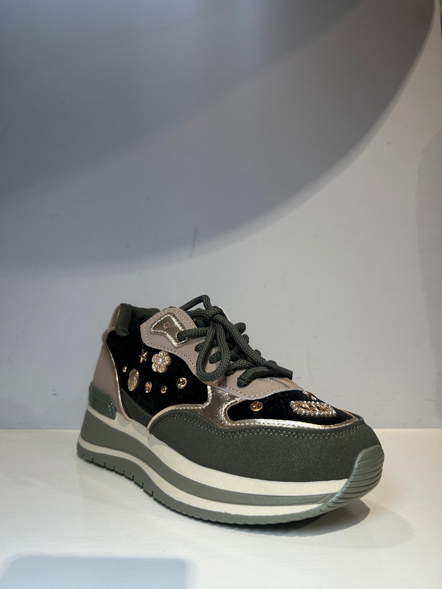 Scarpe sportive Verde Militare in velluto