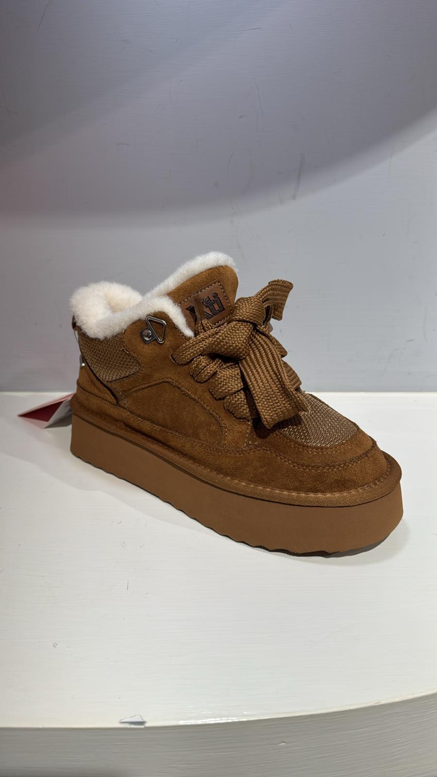 Sneakers Xti con pelliccetta