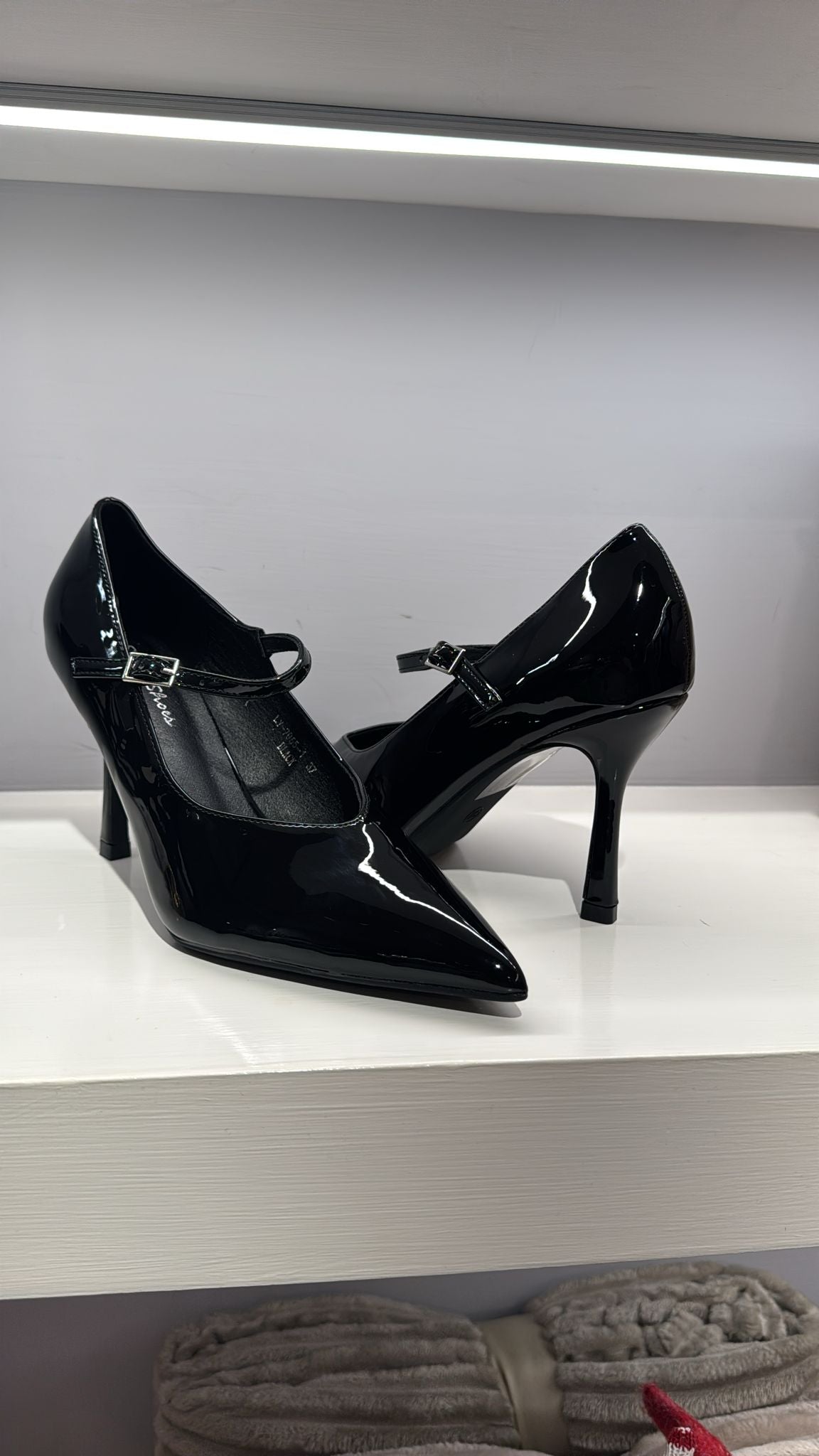 Décolleté nero lucida